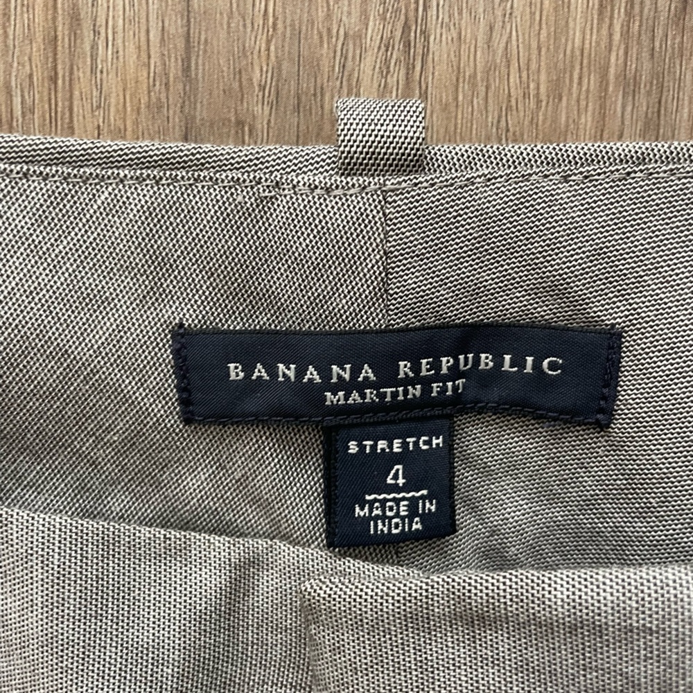 Banana Republic women’s slacks! Grey, size 4. Hemmed for someone petite